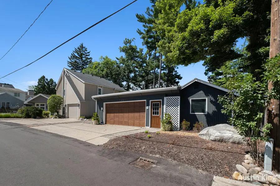 7027 Goldenrod Drive Ne, Rockford, MI 49341 - Image #3
