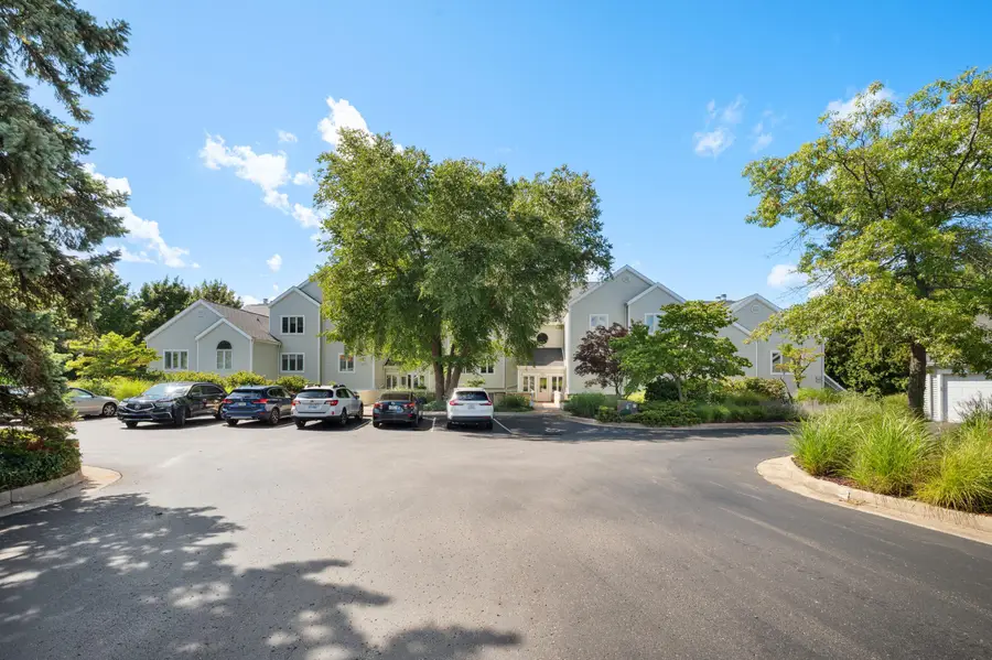 1802 Lakeshore Drive #6, Saint Joseph, MI 49085 - Image #2