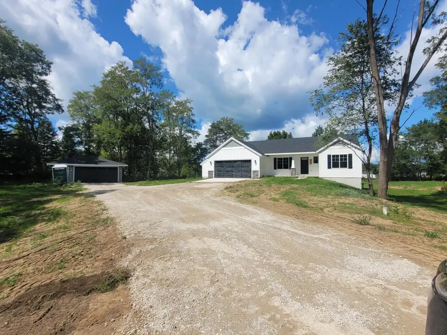 2821 14 Mile Rd, Sparta, MI 49345 - Image #2