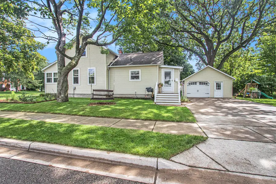 532 E Main Avenue, Zeeland, MI 49464 - Image #2