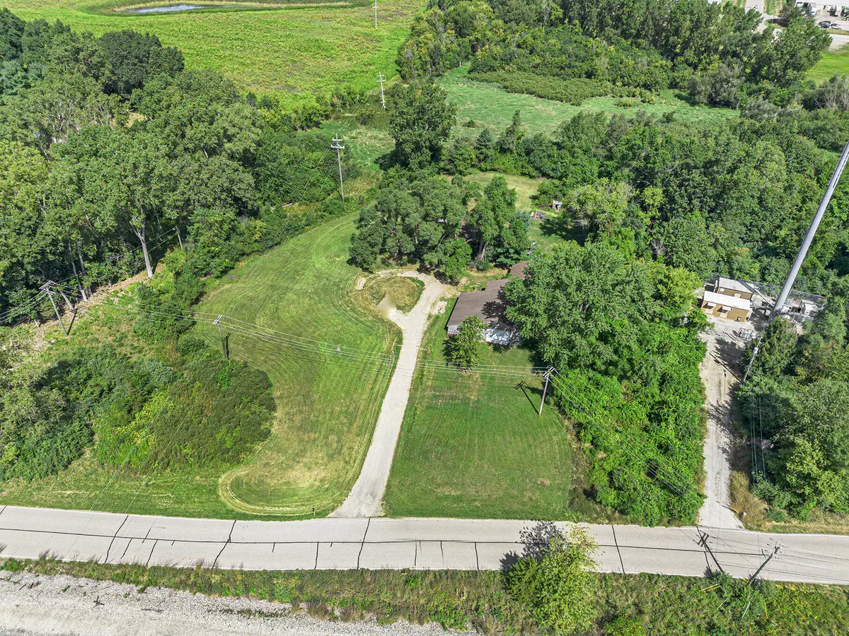 300 Cleveland Street, Chelsea, MI 48118 - Image #1