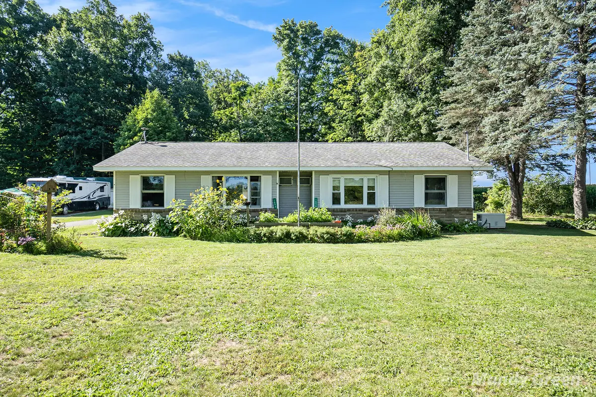 1890 Coral Road Ne, Edmore, MI 48829 - Image #1