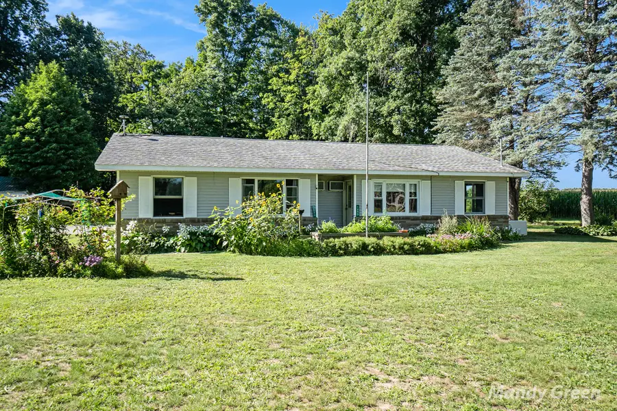 1890 Coral Road Ne, Edmore, MI 48829 - Image #2