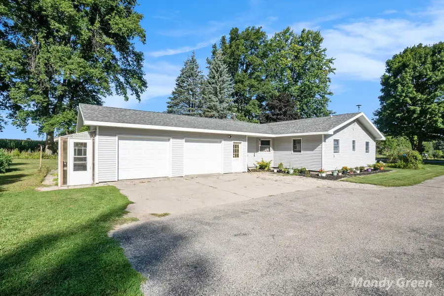 1890 Coral Road Ne, Edmore, MI 48829 - Image #3