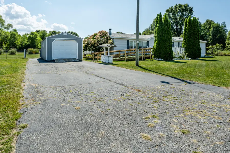 2462 Maple Lane, Benton Harbor, MI 49022 - Image #2