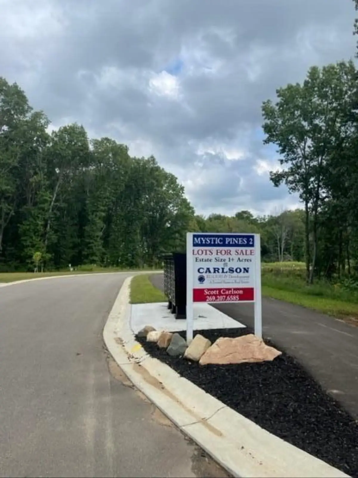 8216 Knotty Pine Lane #21, Kalamazoo, MI 49009 - Image #1