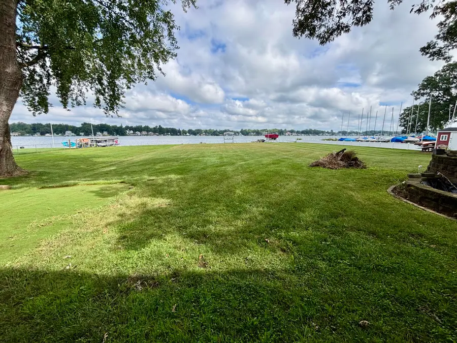 68738 S S Shore Drive, Edwardsburg, MI 49112 - Image #3