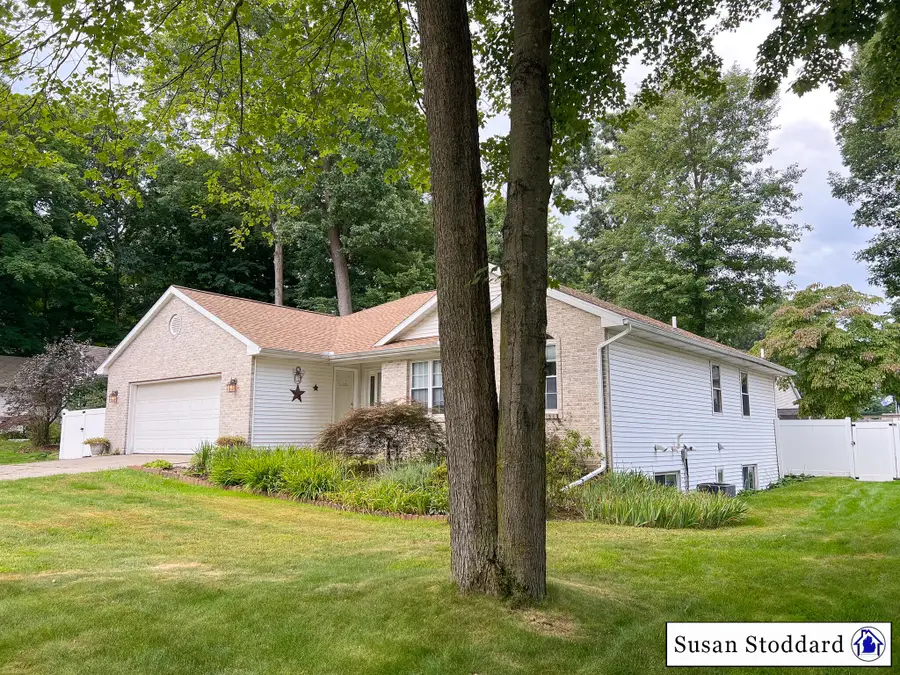 2510 Golfbury Drive Sw, Wyoming, MI 49519 - Image #2