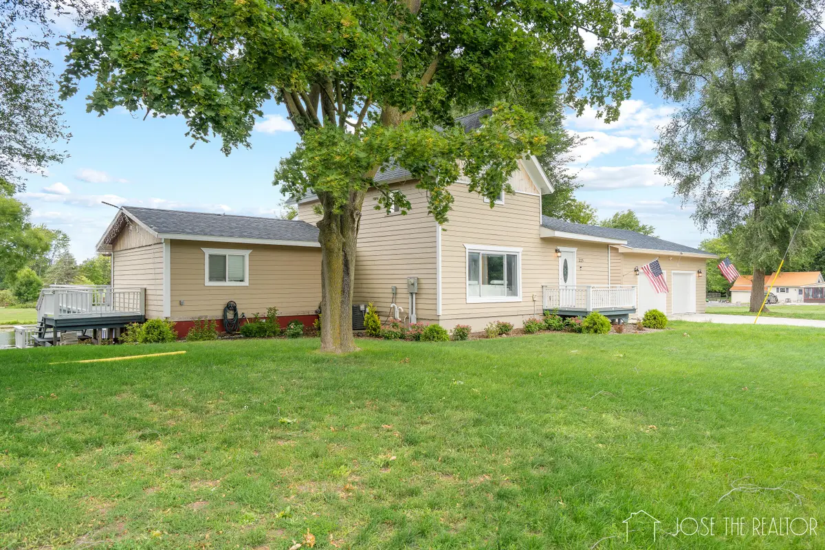 225 N West Street, Carson City, MI 48811 - Image #1