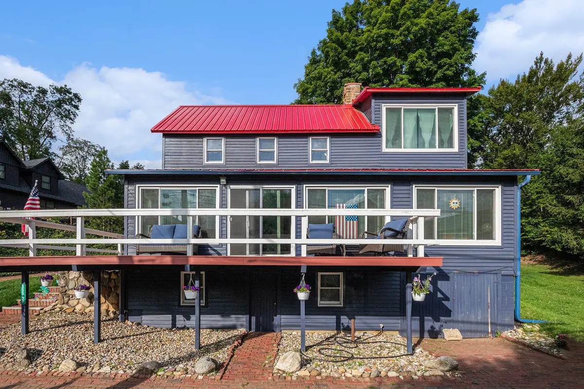 55945 Inn D Inn Drive, Dowagiac, MI 49047 - Image #1