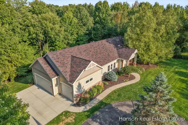 2900 Murray Lake Avenue, Lowell, MI 49331