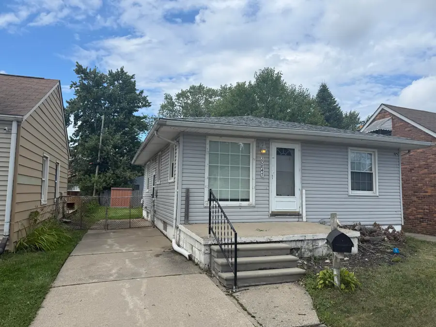 20847 Hollywood Street, Harper Woods, MI 48225 - Image #2