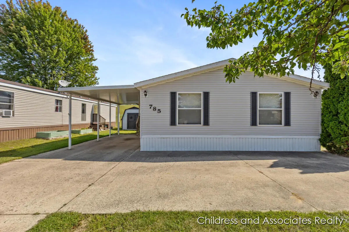 785 Pinecreek, Middleville, MI 49333 - Image #1