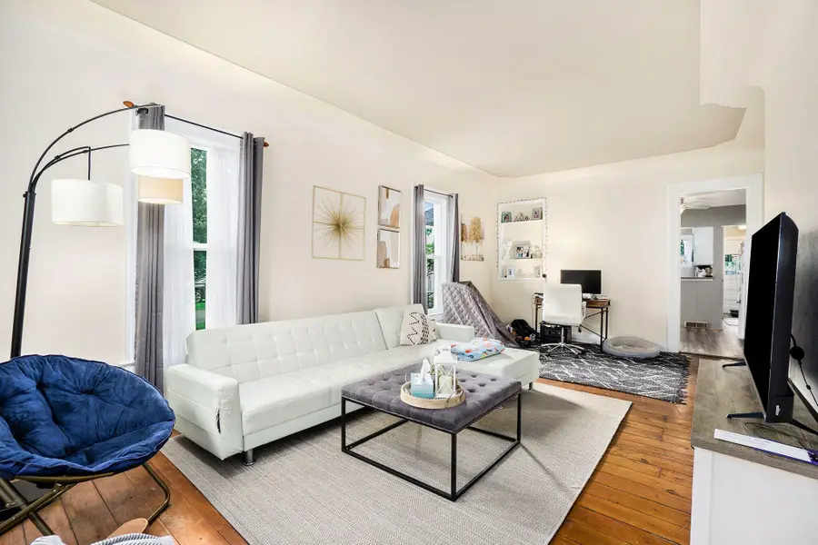 317 E Chart Street, Plainwell, MI 49080 - Image #2