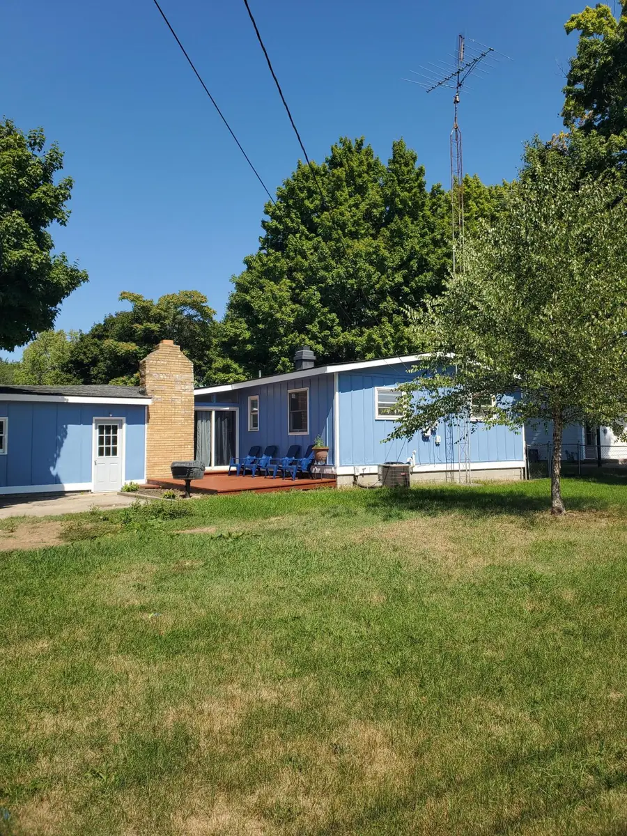 682 Waverly Drive, Benton Harbor, MI 49022 - Image #2