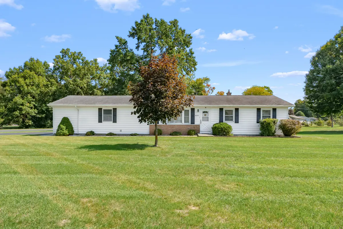 47177 Klett Rd, Paw Paw, MI 49079 - Image #1