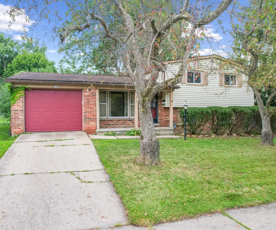 2707 Brandywine Drive, Ann Arbor, MI 48104 - Image #2