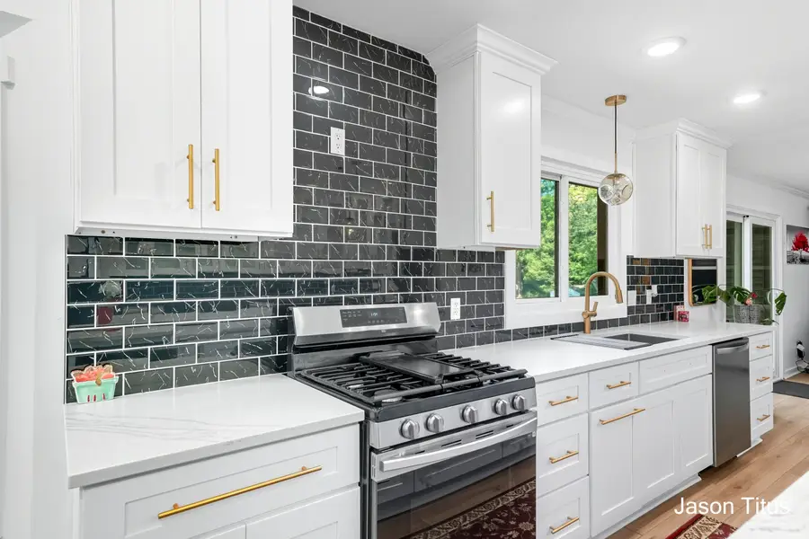 201 Shore Haven Drive Se, Grand Rapids, MI 49546 - Image #2