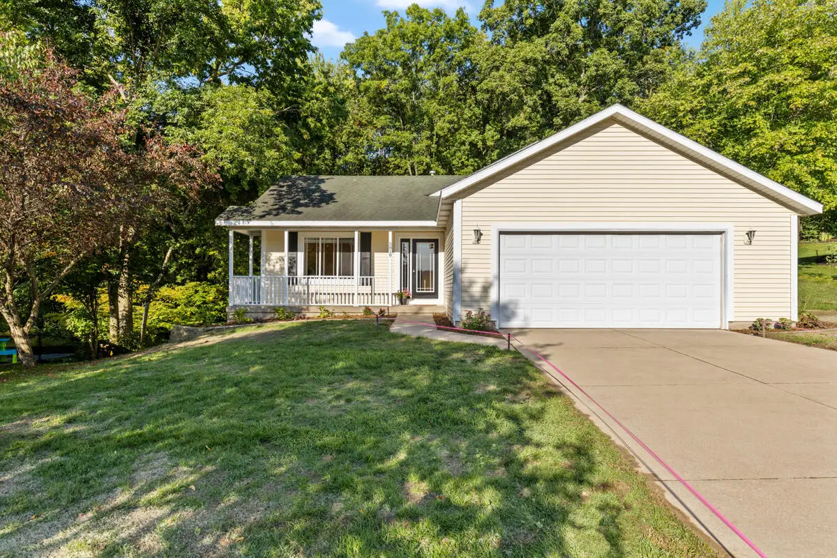 5819 Grand Oaks Drive Ne, Comstock Park, MI 49321 - Image #1