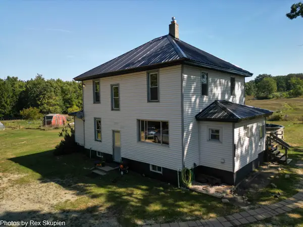 11664 N Gordon Avenue, Bitely, MI 49309