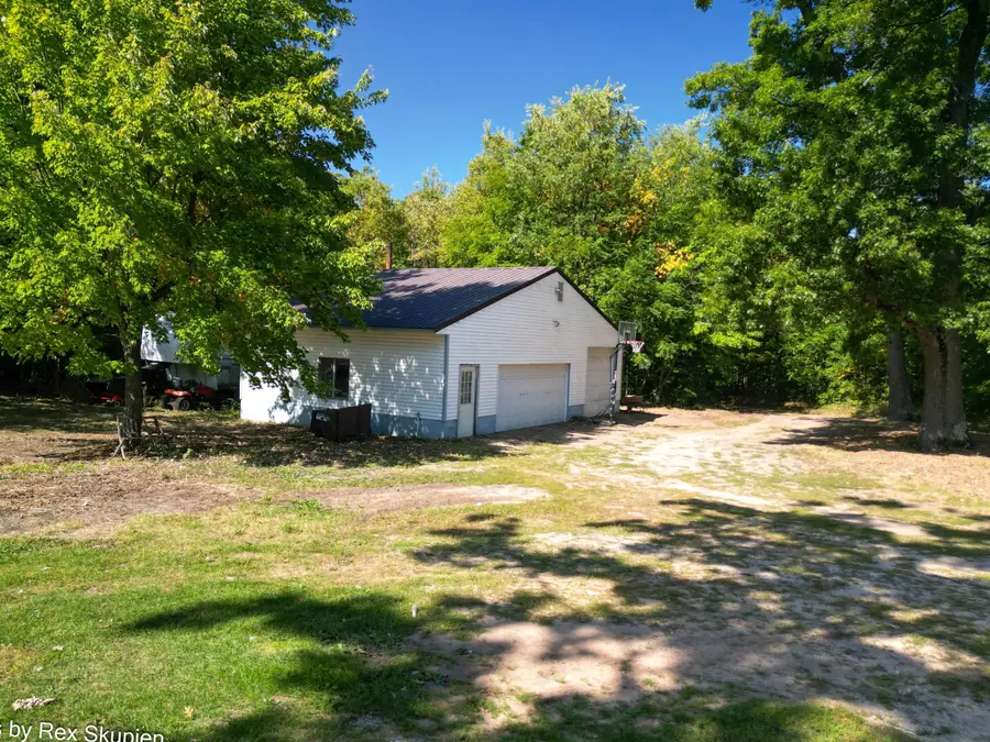 11664 N Gordon Avenue, Bitely, MI 49309 - Image #3