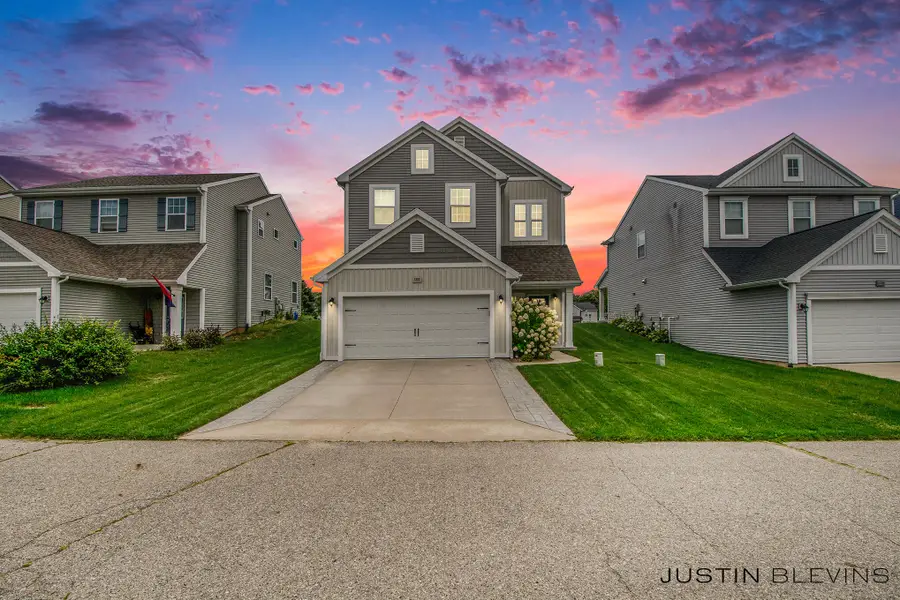 1352 Highland Hill, Lowell, MI 49331 - Image #2