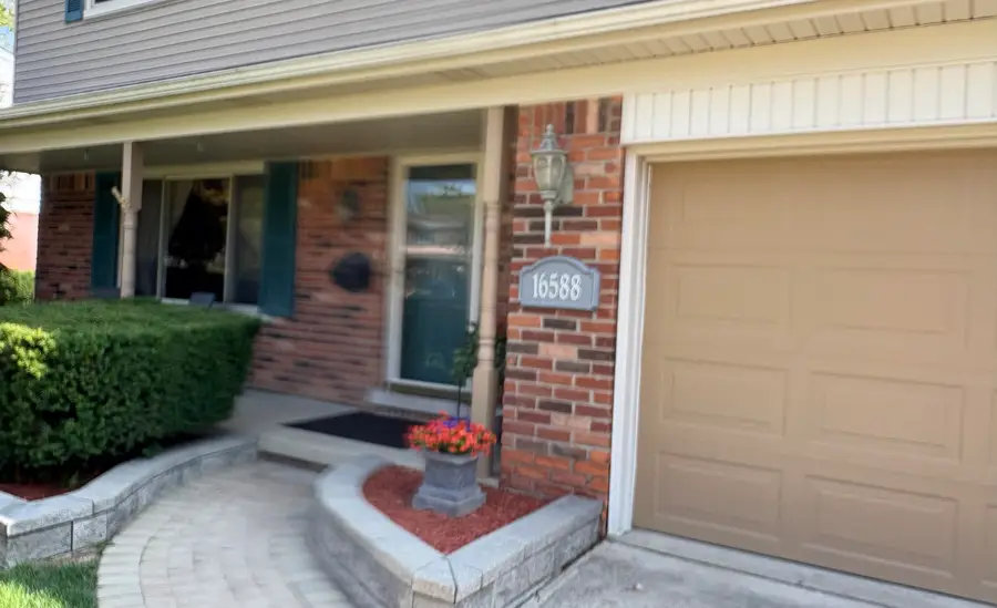 16588 Ronnie Lane, Livonia, MI 48154 - Image #2