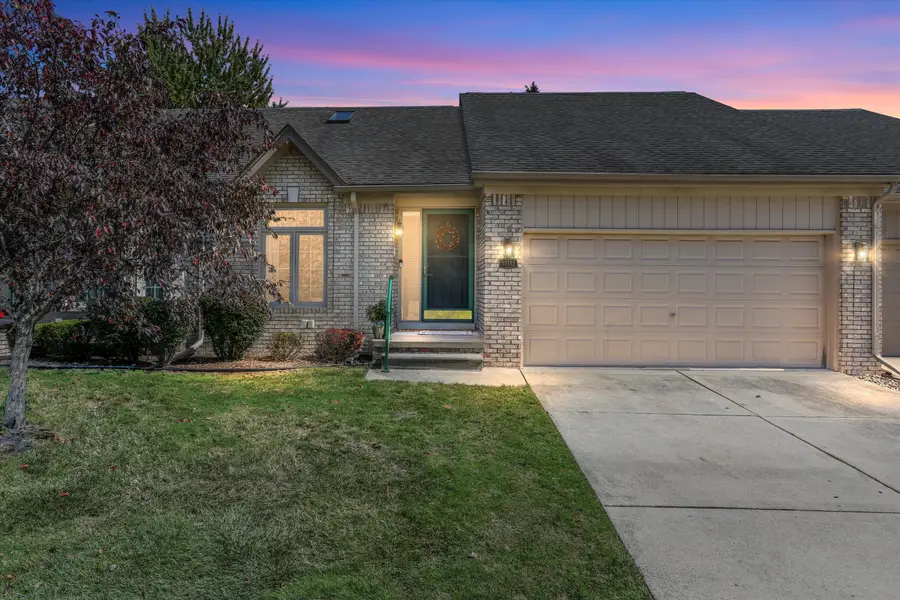 35152 Kings Forest Boulevard, Clinton Township, MI 48035 - Image #2