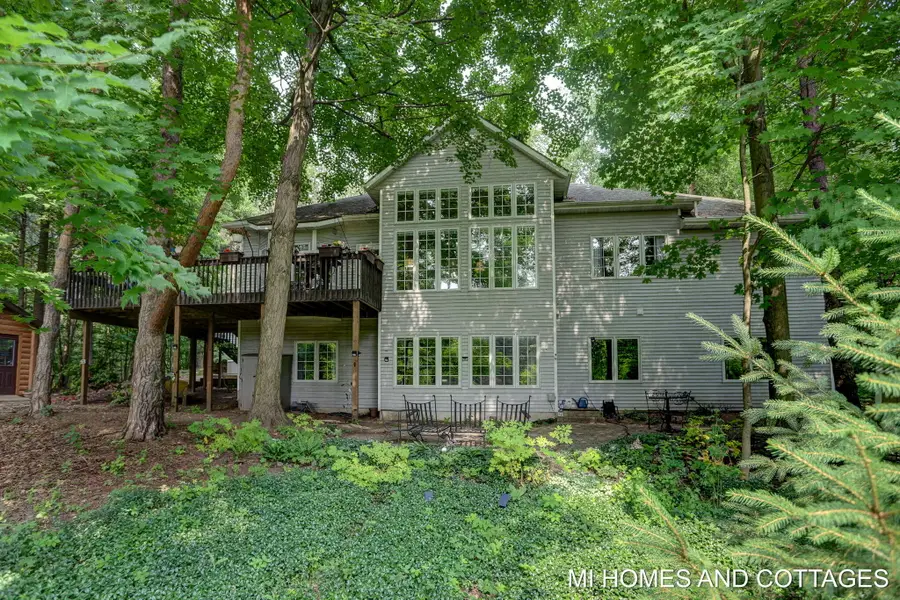 6393 Hidden Ponds Drive, Holland, MI 49423 - Image #2