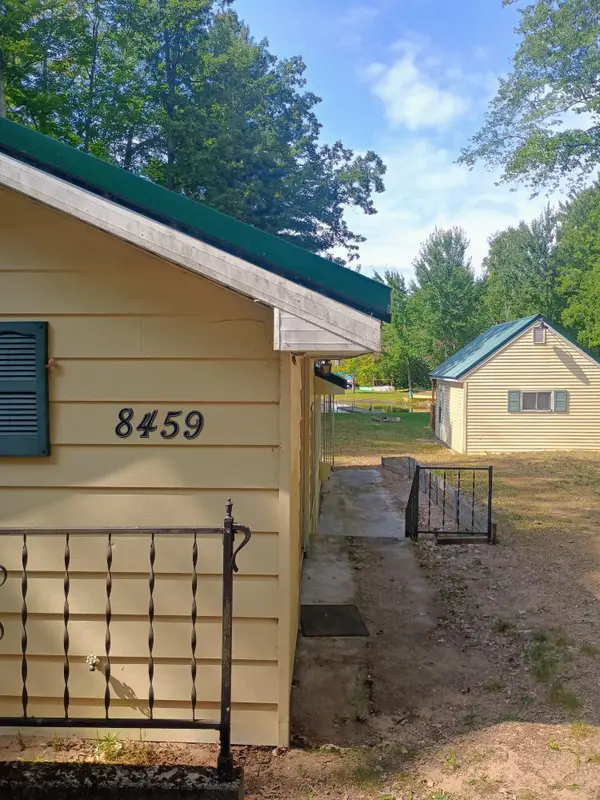 8459 N Lake Shore Drive, Bitely, MI 49309