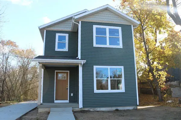 92 N State Street, Sparta, MI 49345