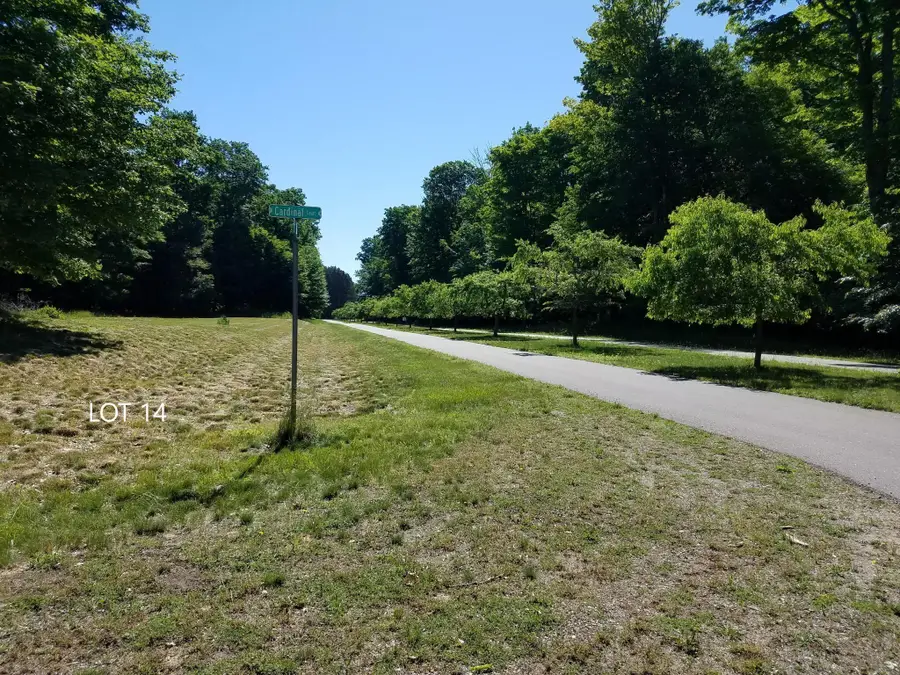 5816 N Cardinal Court, Ludington, MI 49431 - Image #2