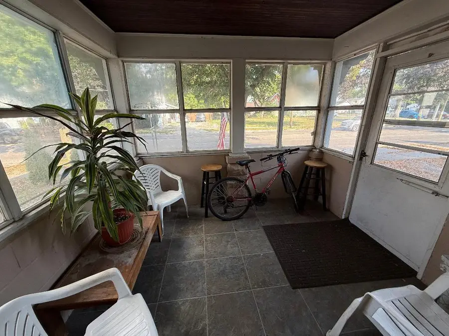 406 N Elm Avenue, Jackson, MI 49202 - Image #2