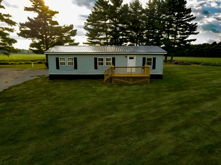 8820 S Lake Pleasant Road, Hillsdale, MI 49242 - Image #2