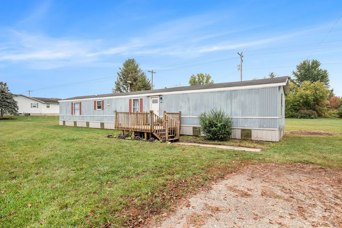 8208 E Sidney Road, Crystal, MI 48818 - #1