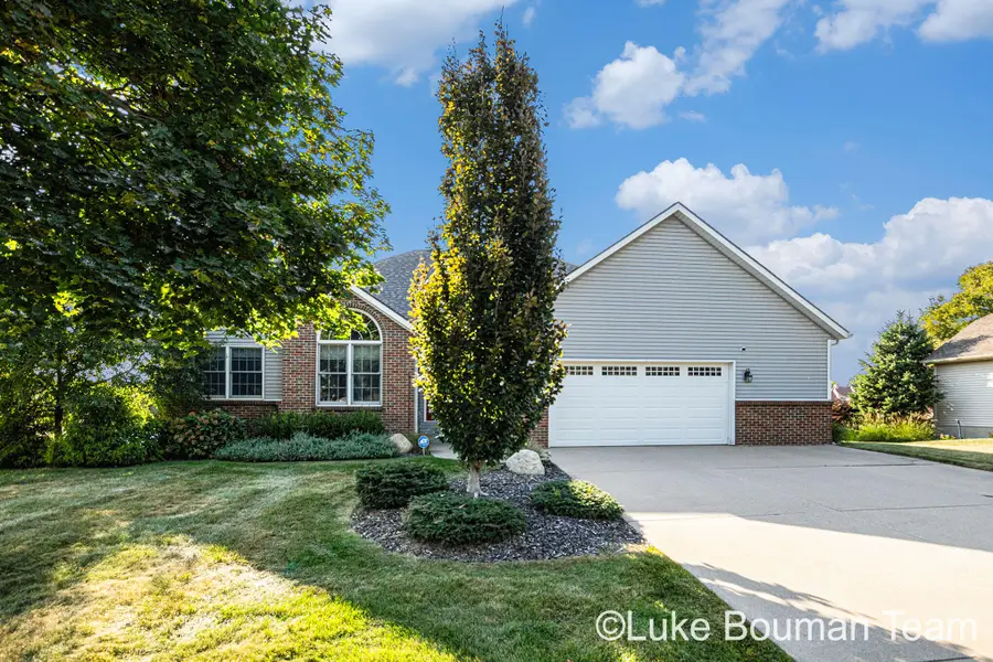 975 Bluff Lake Drive, Zeeland, MI 49464 - Image #2