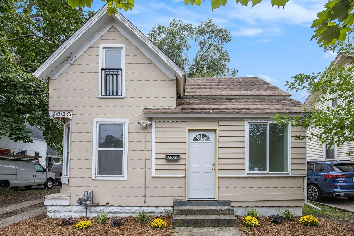 1054 Crosby Street Nw, Grand Rapids, MI 49504 - Image #1