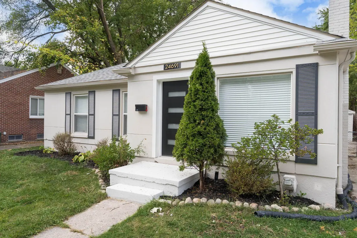 24691 Parklawn Street, Oak Park, MI 48237 - Image #1