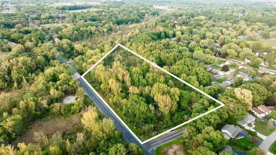 3003 S Cleveland Avenue, Saint Joseph, MI 49085 - Image #2