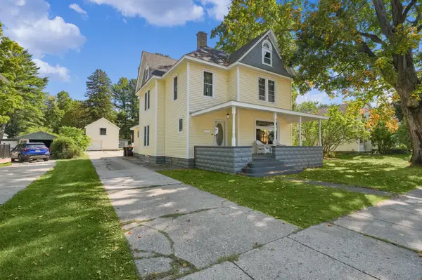 126 N Monroe Street, Rockford, MI 49341