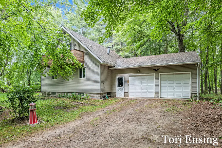 4366 W Woods Road, Sidney, MI 48885 - Image #3