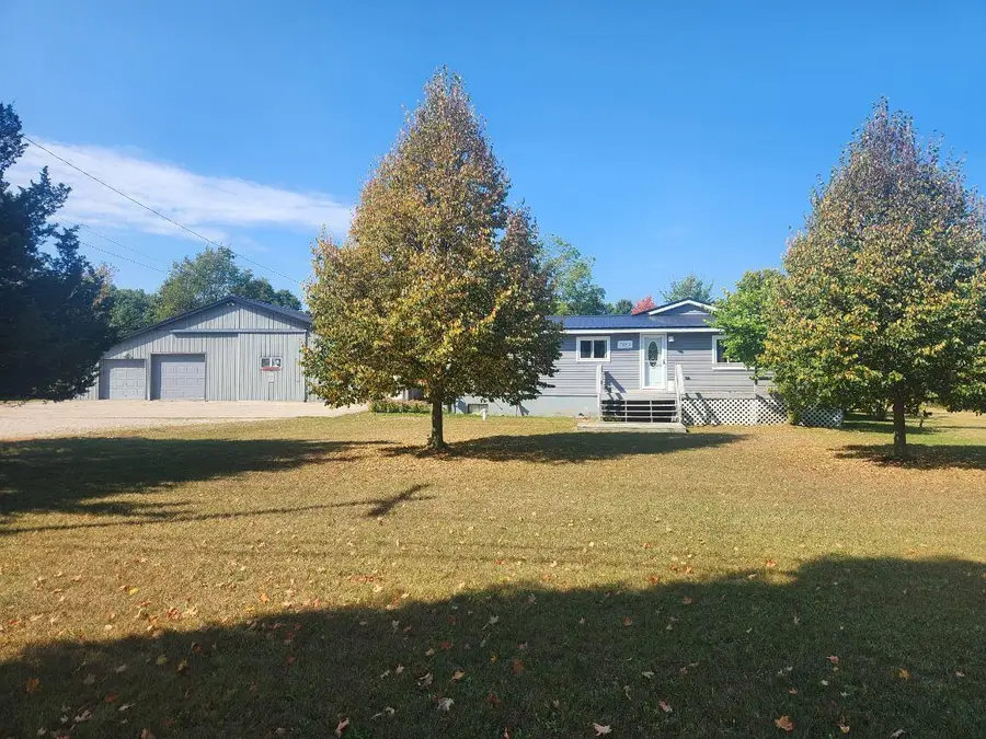 7385 S 88th Avenue, Rothbury, MI 49452 - Image #2
