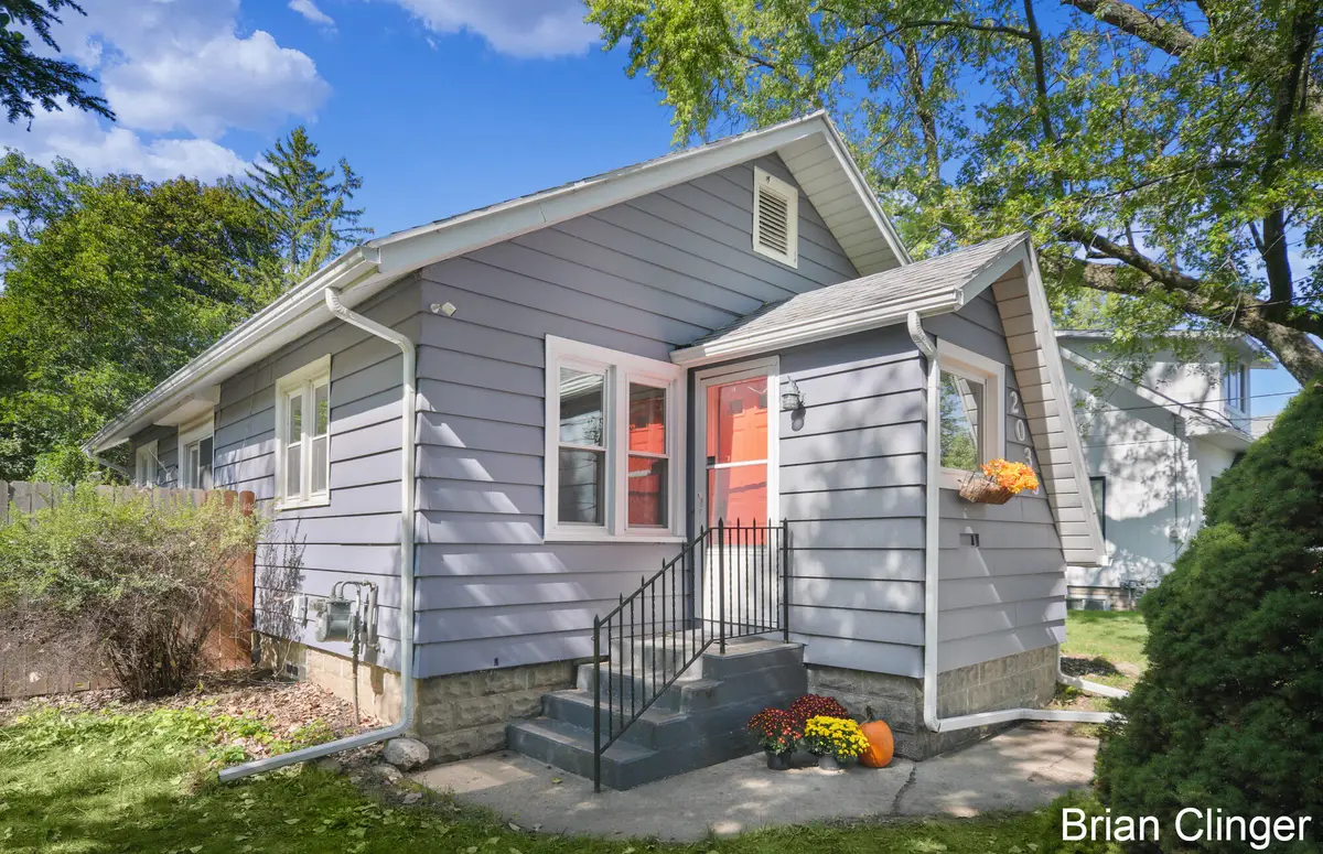 2033 Melita Avenue Ne, Grand Rapids, MI 49505 - Image #1