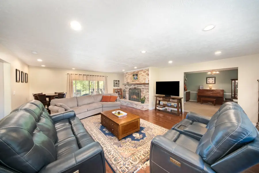 6109 Saline-waterworks Road, Saline, MI 48176 - Image #3