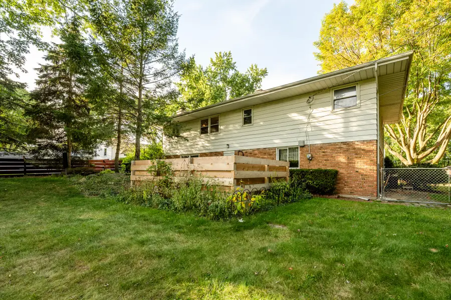 1998 S Cedar Trail, Stevensville, MI 49127 - Image #3