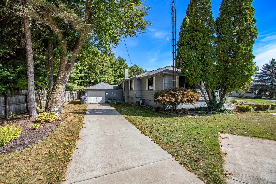 5869 River Road, Sodus, MI 49126 - Image #3