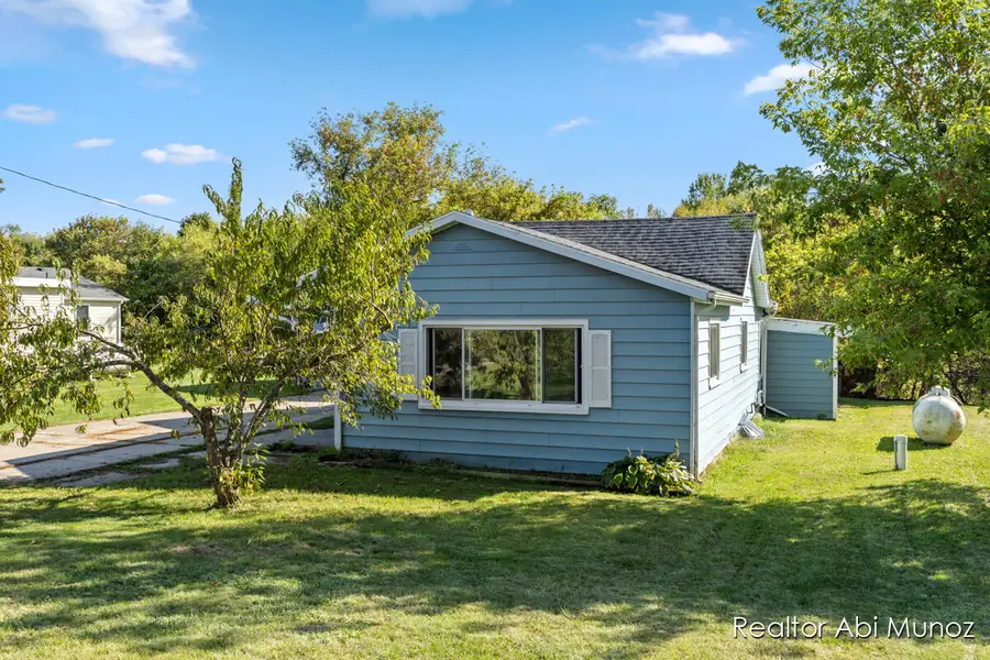 501 W Fenwick Road, Fenwick, MI 48834 - Image #2