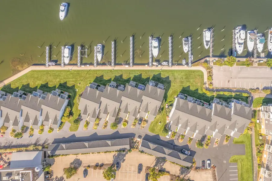 943 W Savidge Street, Spring Lake, MI 49456 - Image #3