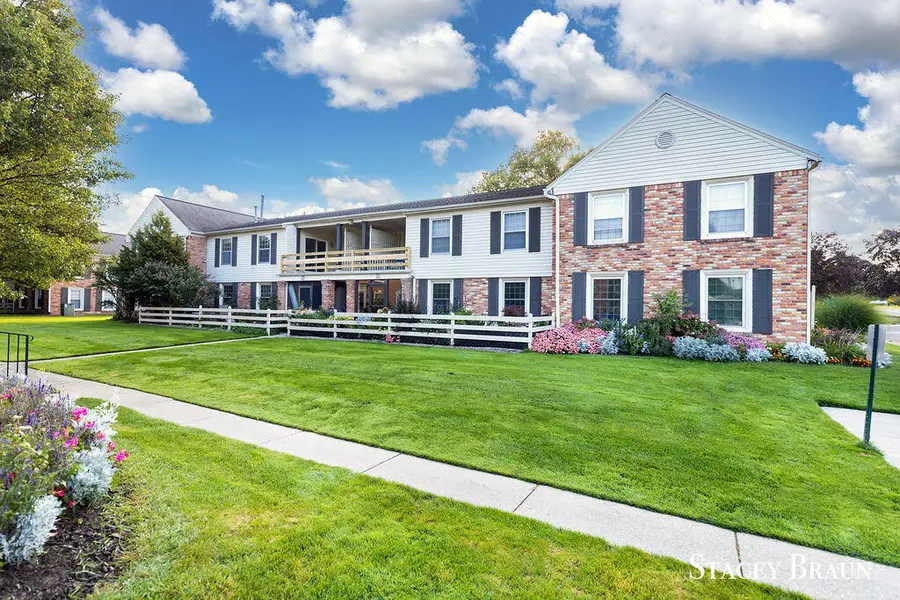 2530 Village Drive Se, Grand Rapids, MI 49506 - Image #2