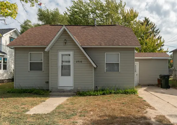 2936 Fairfield Street, Norton Shores, MI 49441